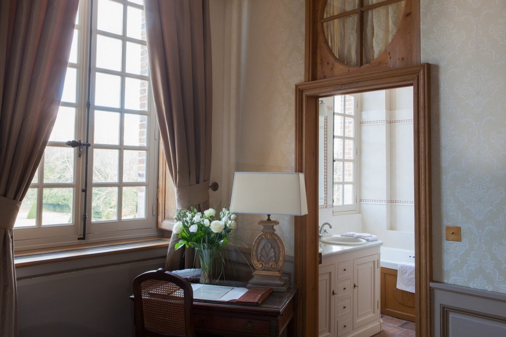 De Luxe Marie Lezczinka Bedroom